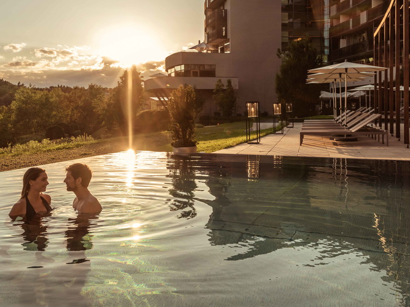 Im luxuriösen Adults-only-Hotel »Falkensteiner Balance Resort Stegersbach« im Burgenland schöpfen Körper, Geist und Seele neue Kraft.