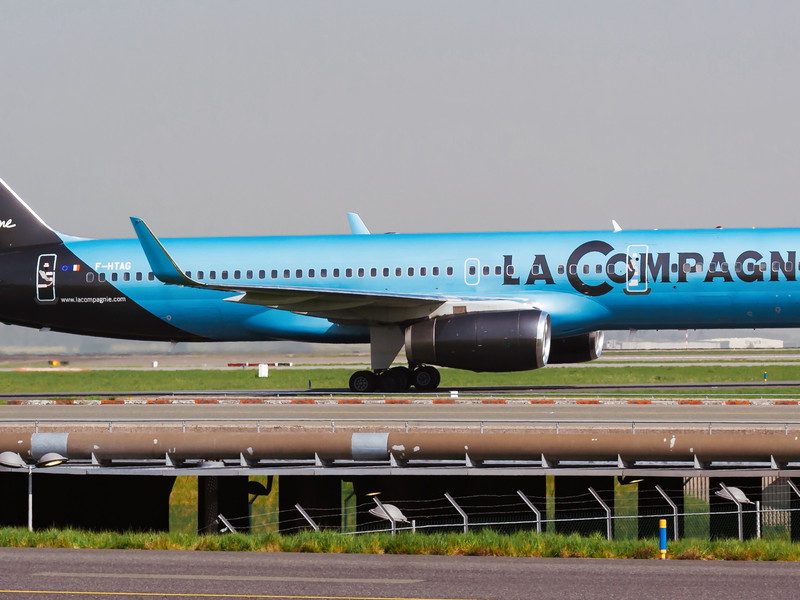La Compagnie&nbsp;passenger airplane