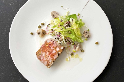 So auch im neuen Restaurant »La Halle aux Grains« in der Bourse de Commerce.