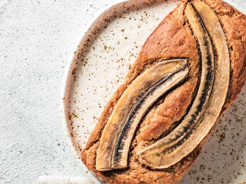 Bananenbrot eignet sich perfekt zur Verwertung älterer Bananen.