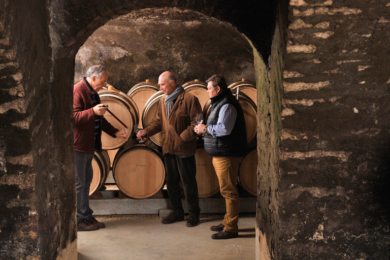 Der Traum aller Burgunder-Fans: Mit Aubert de Villaine (l.) die Weine der Domaine de la Romanée vom Fass probieren dürfen.