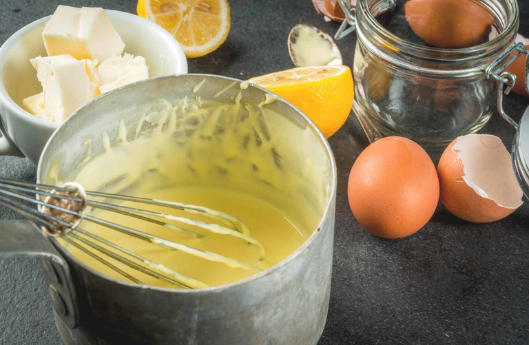 Mit den richtigen Tipps kann man Sauce Hollandaise problemlos selber machen.