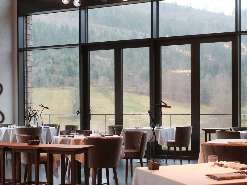 In neuem Glanz: »Schwarzwaldstube« im wiederaufgebauten Stammhaus der »Traube Tonbach«.
