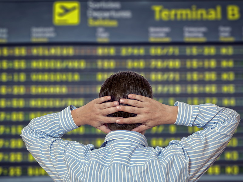 Der Flug hat mehrere Stunden Verspätung – dafür kann es eine Entschädigung geben.