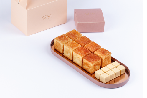 Briochewürfel mit fermentierter Tofubutter aus dem »Tate« in Hongkong.