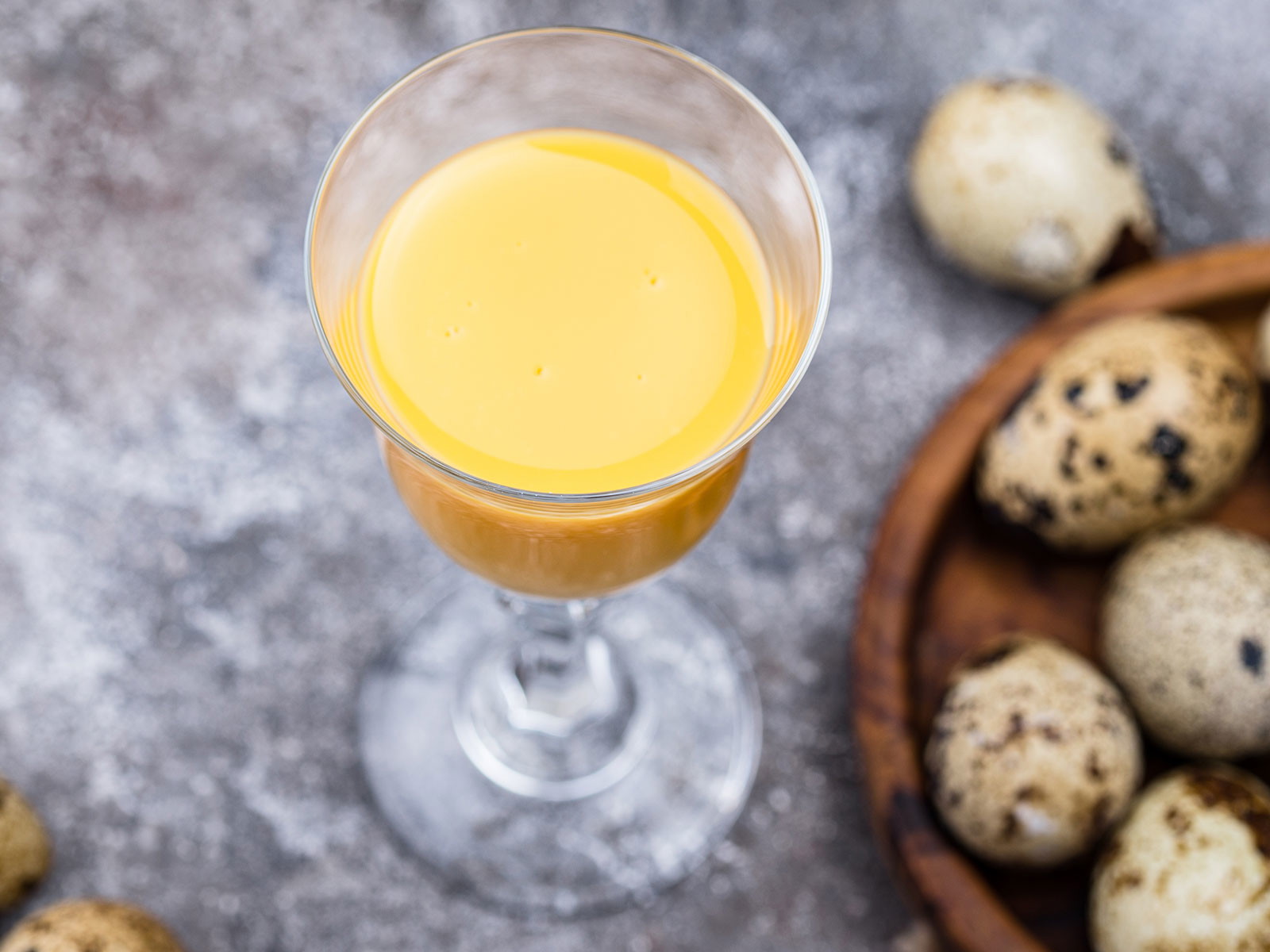 Enjoy an adult Easter with advocaat's creamy, sweet flavour.&nbsp;