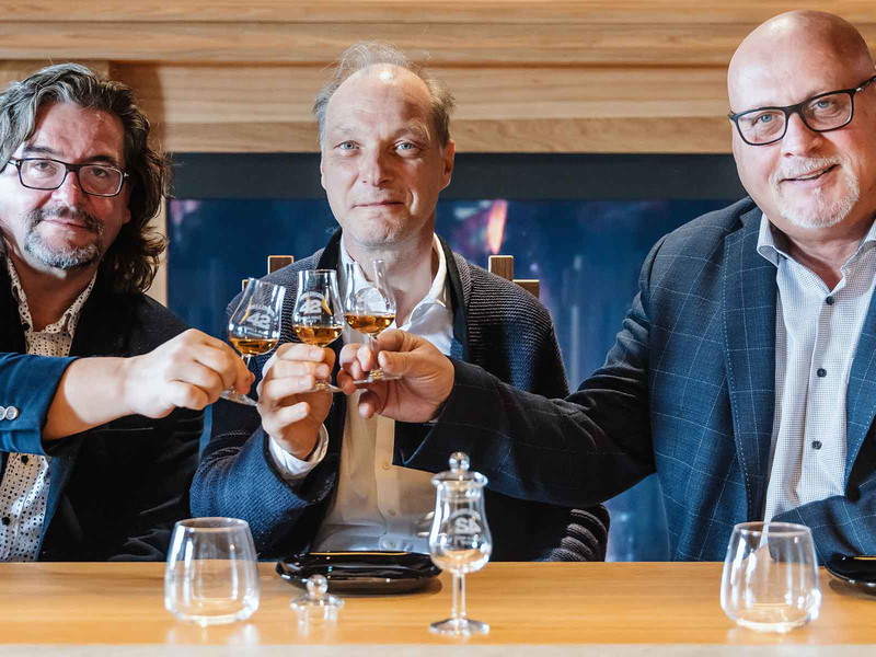 Die Männer von der Dresdner Whisky Manufaktur: Frank Leichsenring, Martin Brambach und Thomas Michalski (v.l.).