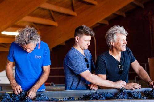 Spitzenwinzer Gérard Bertrand mit Jesse Bongiovi und Jon Bon Jovi