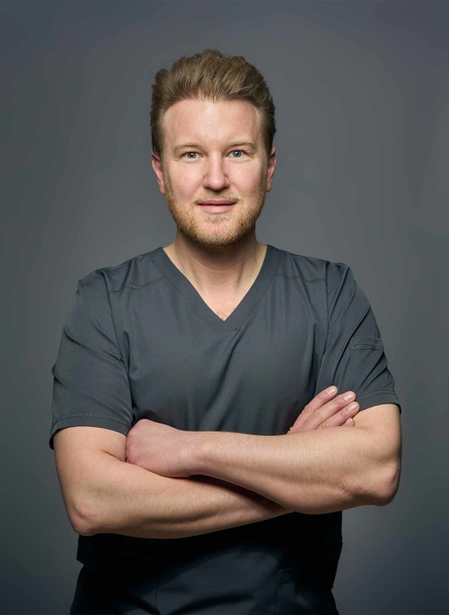 Dr. Felix Bertram, Arzt und Gründer der Skinmed Kliniken