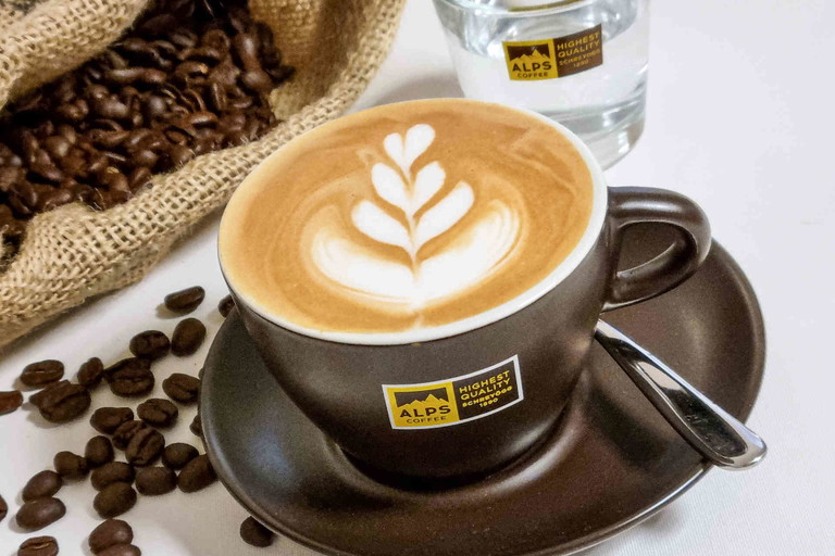 Aus den edlen Mischungen von Alps Coffee entsteht aromatischer Kaffee.