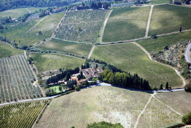 Die alten Villen und Weinhänge prägen die Landschaft.