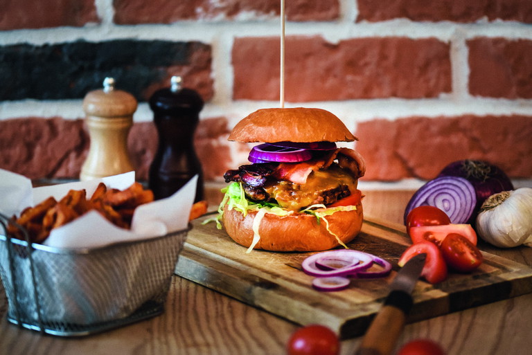Zu Tisch in der »Burger Factory«.