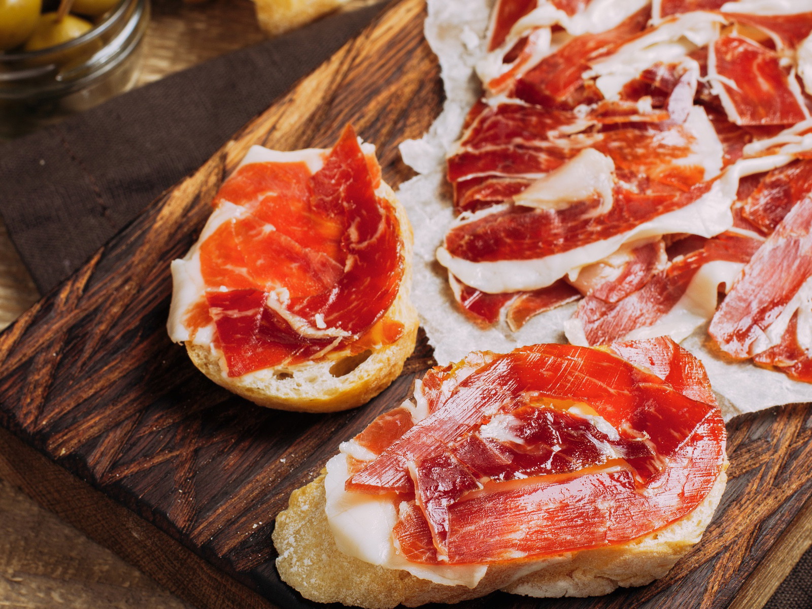 Iberico ham&nbsp;comes from&nbsp;Iberian pigs, a unique breed in the world