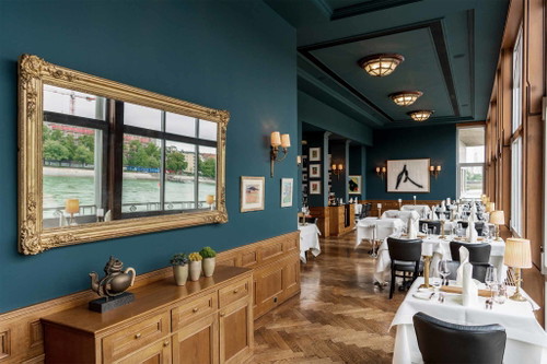 Die «Brasserie» im «Les Trois Rois», Basel.