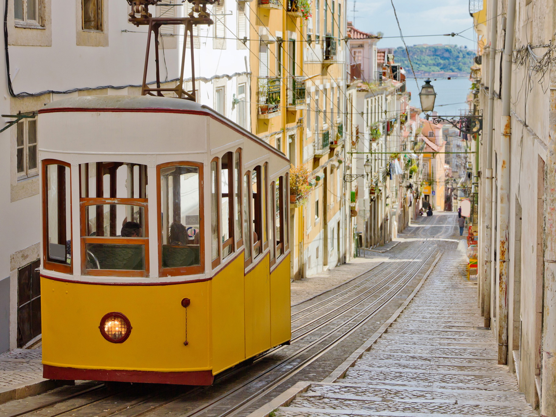 In Lissabon geht es mit den Coronazahlen steil bergauf – zum Leidwesen der Einheimischen und der Touristen.