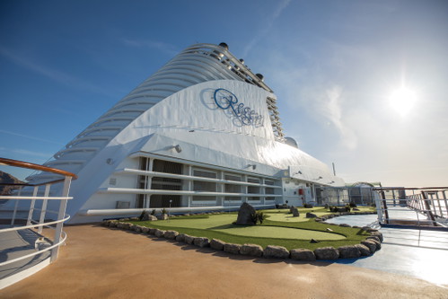 The golf deck