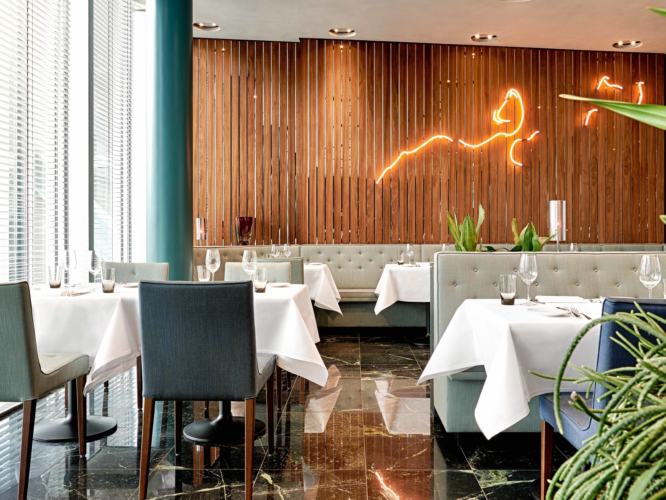»Phoenix Restaurant &amp; Weinbar« in Düsseldorf