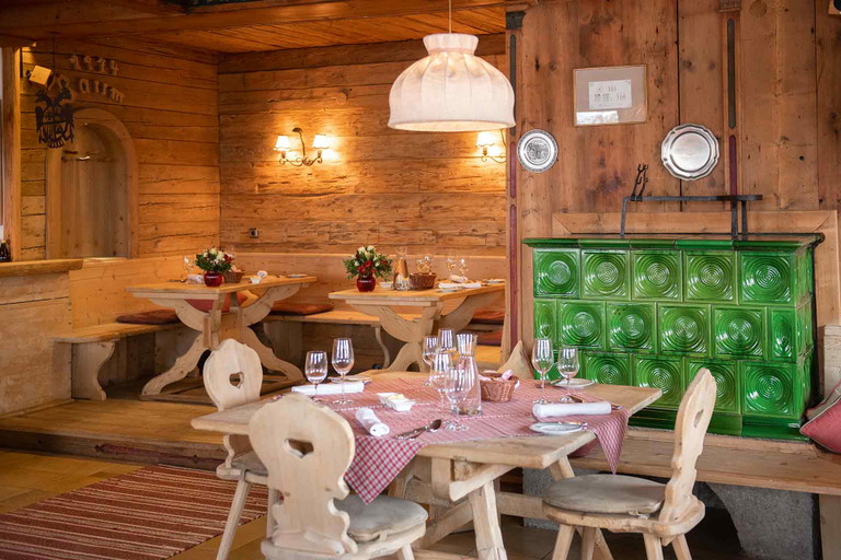 Übernachten und fein speisen direkt am Platz – der GLC Rasmushof in Kitzbühel macht's möglich.