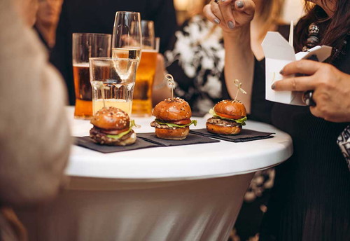 Auch ein Burger darf bei modern interpretierter kalifornischer Küche natürlich nicht fehlen.&nbsp;