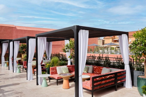 Die Rooftop-Terrasse bietet Ausblick über Rom.&nbsp;