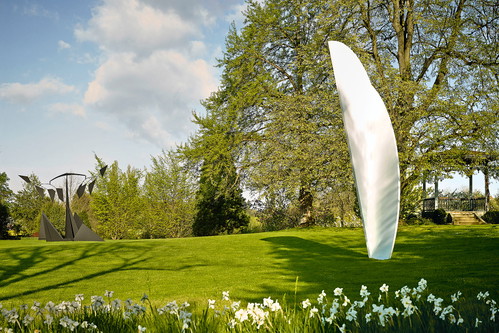 Der Berower Park liegt gleich neben der Fondation Beyeler. Die Besucherinnen und Besucher sind hier von Kunst und Natur umgeben – ein perfekter Platz für ein Picknick.