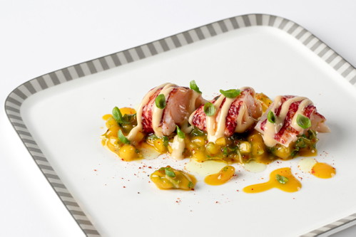 Hummer und Foie Gras mit Mango, Meeresgrün und Vadouvan.