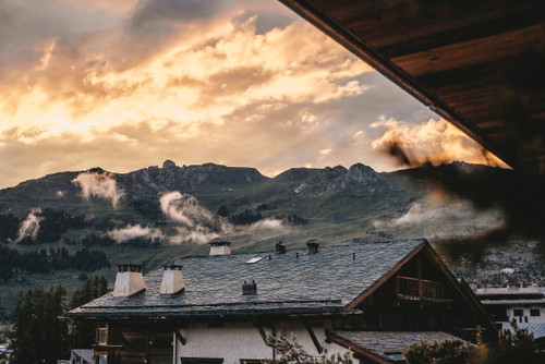 Ausblick vom Sommer Pop-Up «La Terrasse» im «W Verbier»