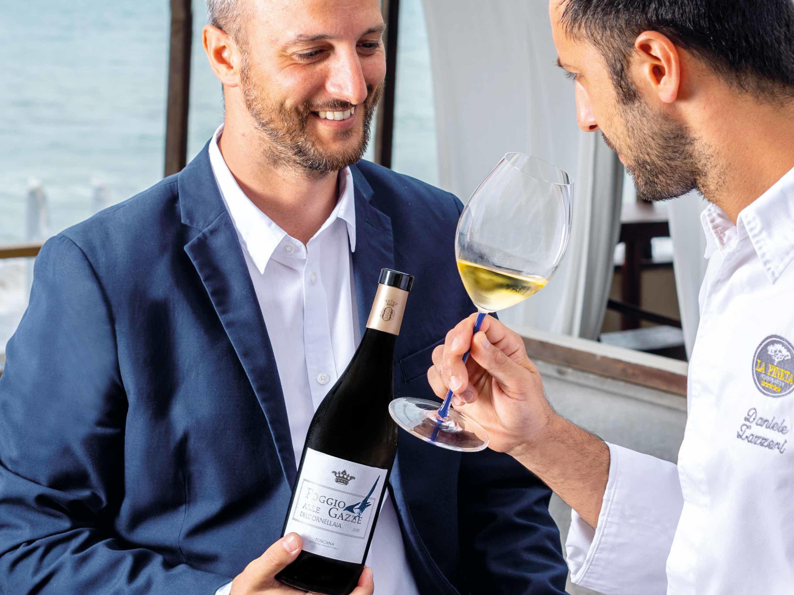 Die Spitzenköche Daniele und Andrea Zazzeri zaubern aus dem Poggio alle Gazze dell’Ornellaia 2020 kulinarische Meisterwerke.