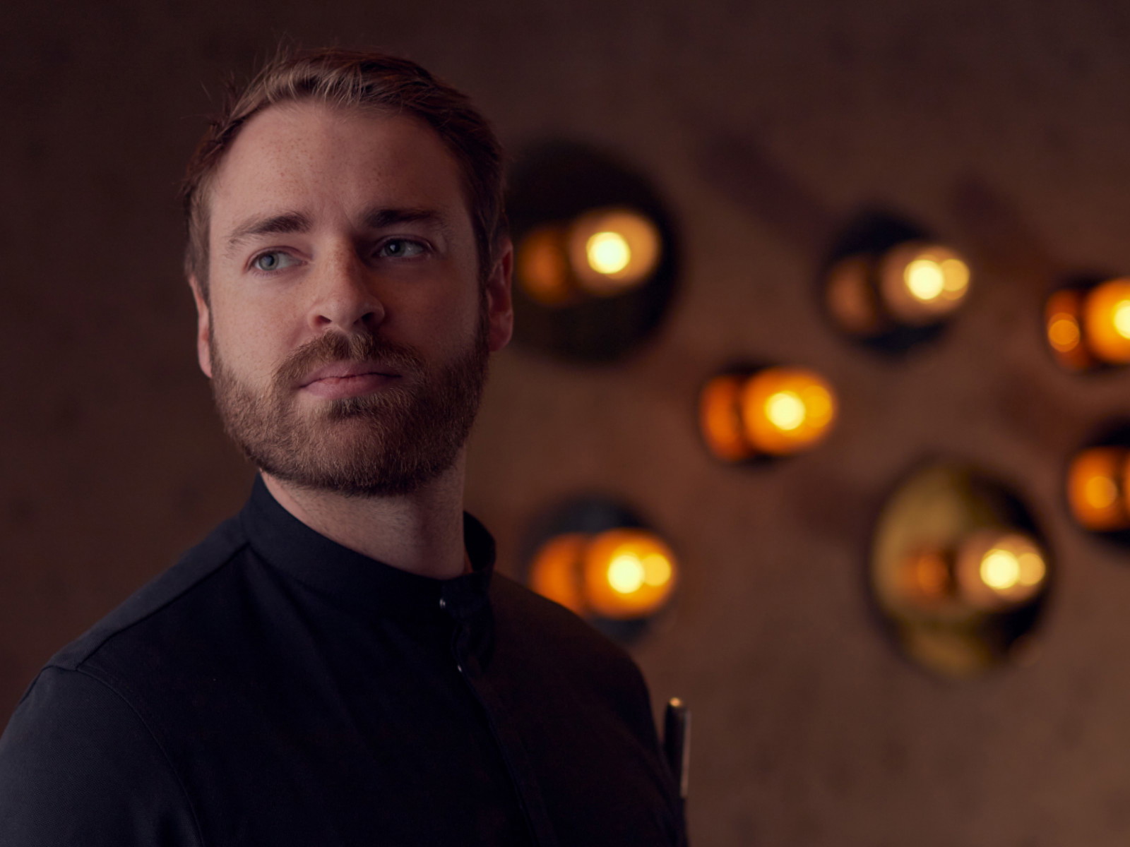 Der gebürtige Kölner Erik Schmitz steht seit November 2021 gemeinsam mit Maxim Kusnezow in der Küche des Rays.