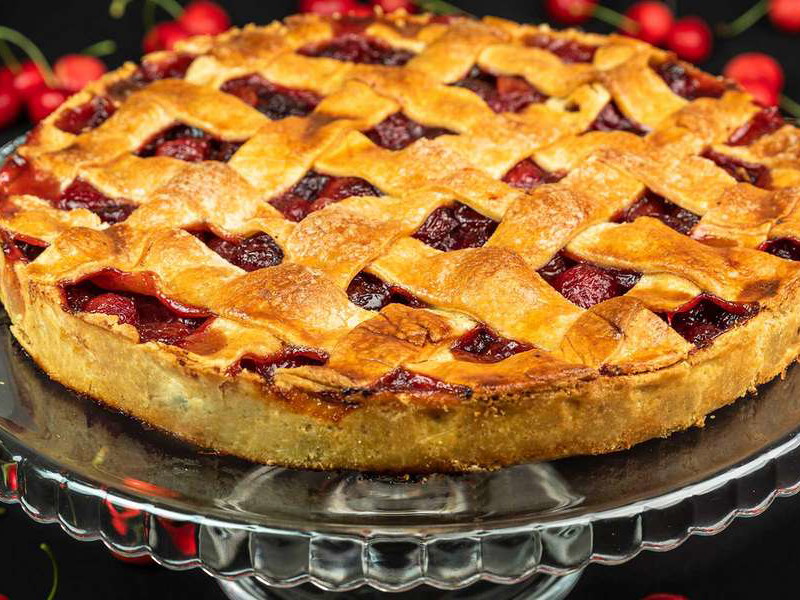 Den Sommer genießt man am besten mit einem saftigen Kirschkuchen.