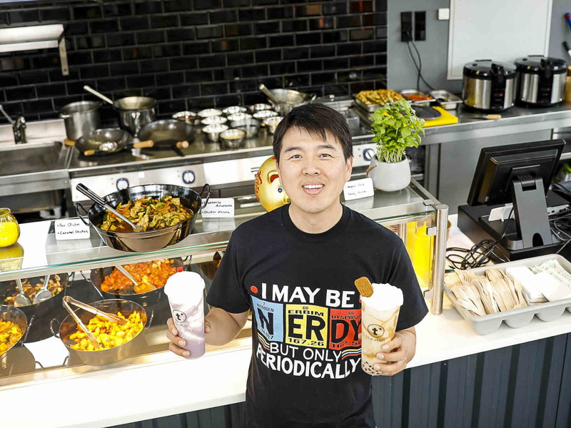 Der Grazer Gastro-Unternehmer, Thomas Liu, in seiner neuesten Gastronomie.