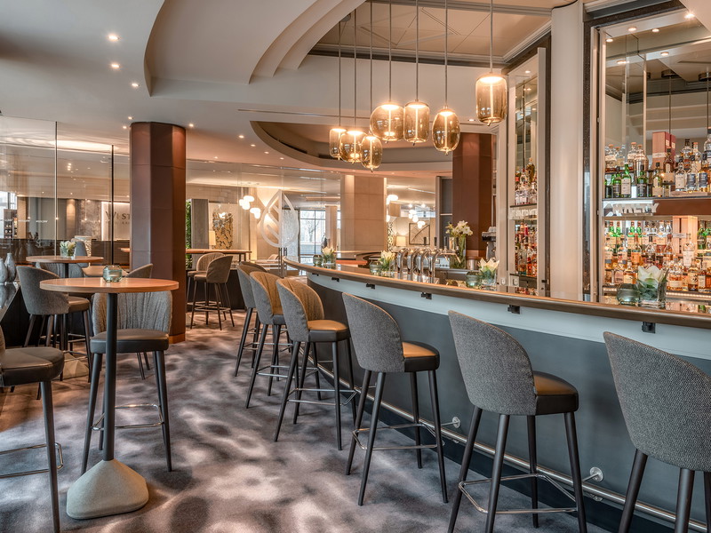The Drop-Bar im Westin in München: Hensslers Sushi auf der Karte.