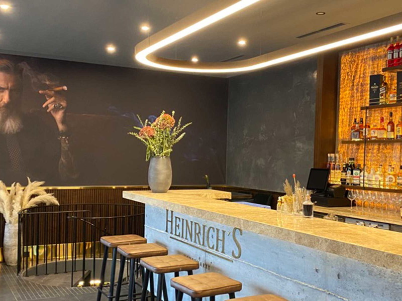 In Nürnberg hat mit dem »Heinrich's« eine neue »Ganztagesbar« eröffnet.