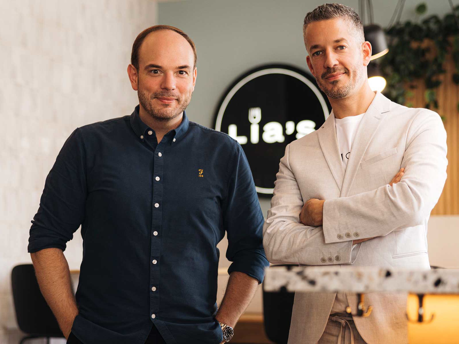 Die Gastgeber Gerald Brunnmayr und Alex Stranig