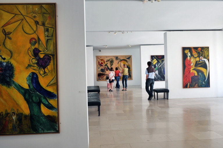 The “Mamac”, the Musée d'Art Moderne et d'Art Contemporain, is located on the Promenade des Arts.