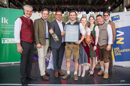 Die Falstaff NÖ-Most-Trophy&nbsp;anlässlich des »100-Jahre-Niederösterreich«-Jubiläums.