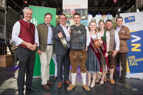 Die Falstaff NÖ-Most-Trophy&nbsp;anlässlich des »100-Jahre-Niederösterreich«-Jubiläums.