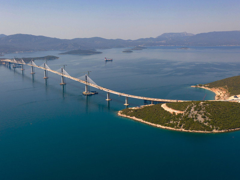 Die Pelješac-Brücke erspart Kroatien-Urlaubern einen beschwerlichen Umweg entlang der Küste.