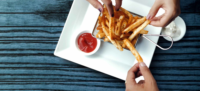 Die perfekten Pommes frites sind aussen knusprig,&nbsp;goldbraun und&nbsp;innen weich.