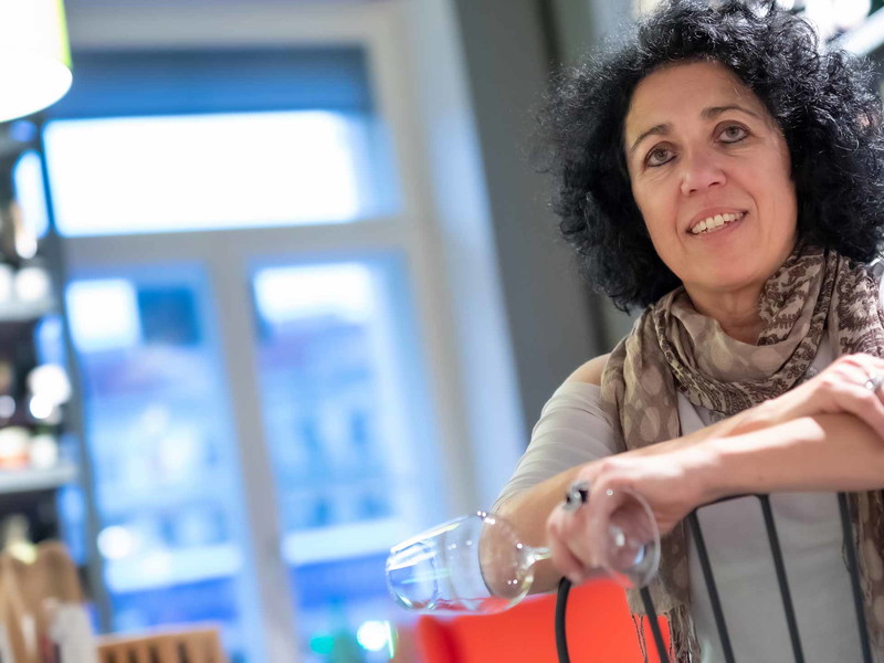Silvia Eichhübl in ihrem DERweinladen.