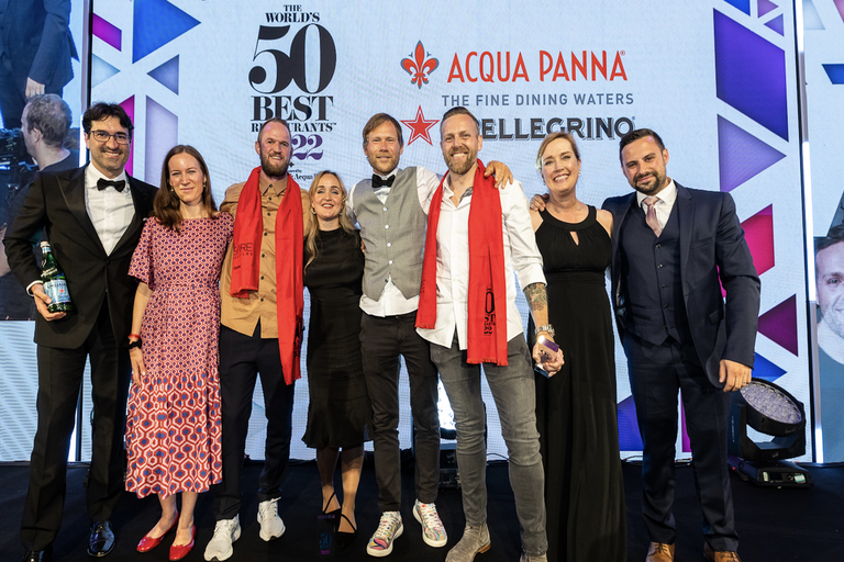 Das Team des »Geranium«, The World's Best Restaurant und The Best Restaurant in Europe 2022, gesponsert von S.Pellegrino &amp; Acqua Panna.