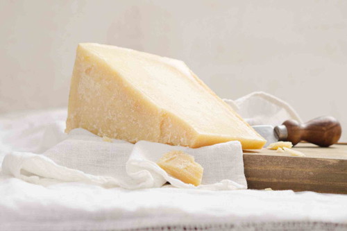 Mature Cheddar-style cheese