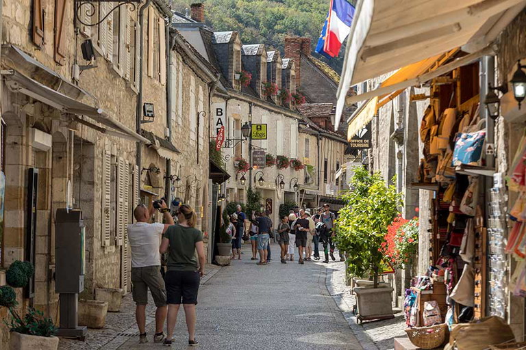 Die »Rue Principale« in Rocamadour, Frankreich.