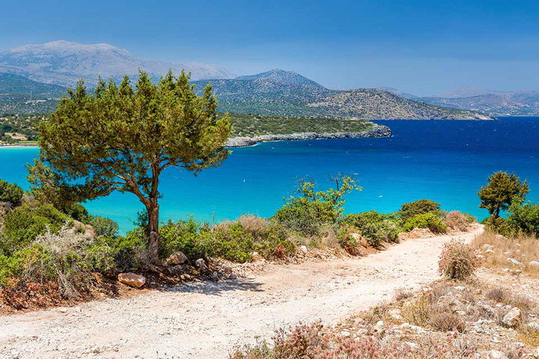 Kreta, Schauplatz von&nbsp;Nikos Kazantzakis’ Roman&nbsp;»Alexis Sorbas«: So karg die Landschaft, so prall und lebensfroh die Lebensphilosophie&nbsp;der Hauptfigur.