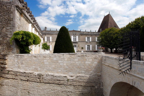 Château de Bourg-Charente
