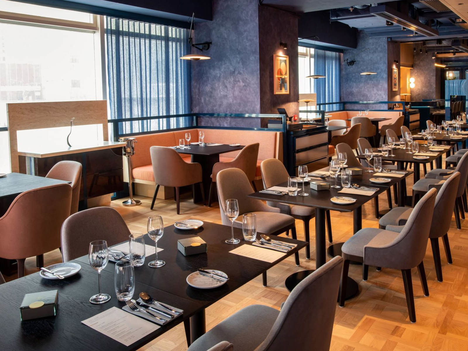 Gastraum des Restaurants »Heimat« von Peter Find in Hongkong.