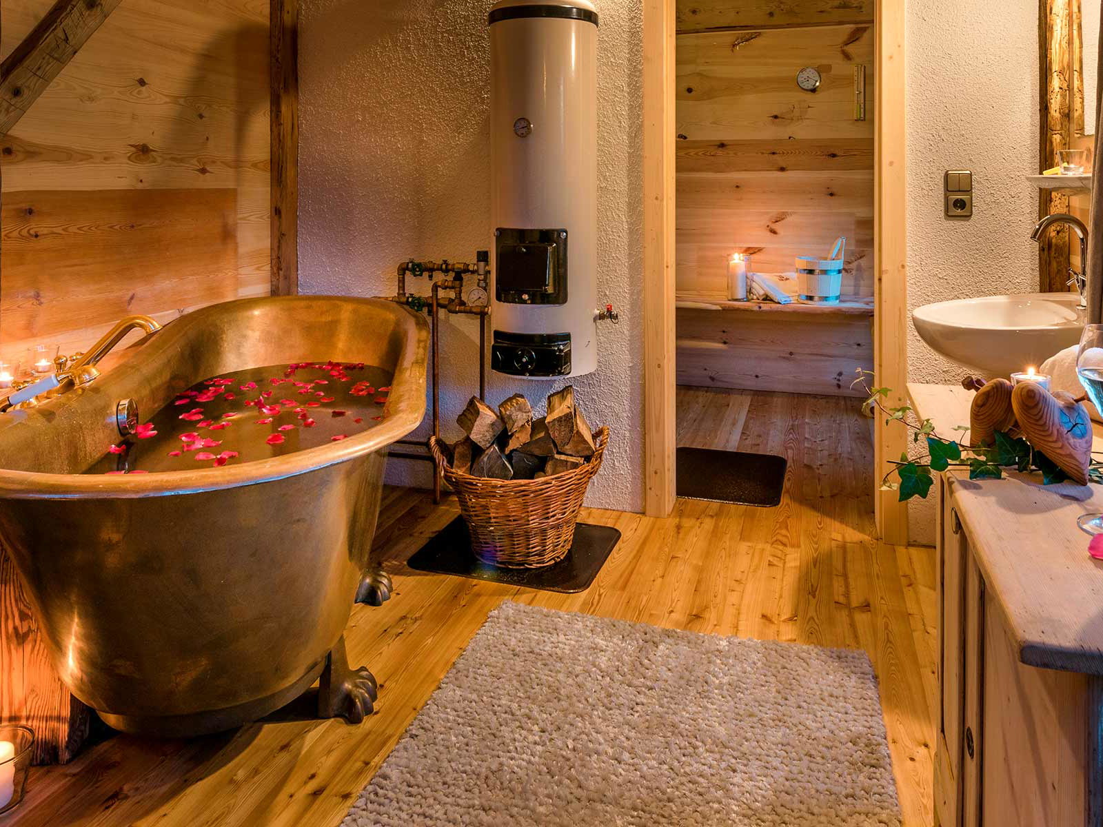 Am Gut Moserhof kann man Wellness mit herrlich grünem Ausblick genießen.