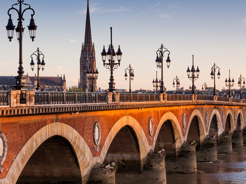 When it comes to eating and drinking in Bordeaux, you are spoilt for choice.