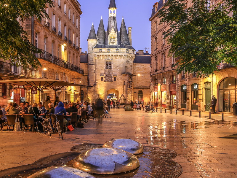 Bordeaux at night.&nbsp;