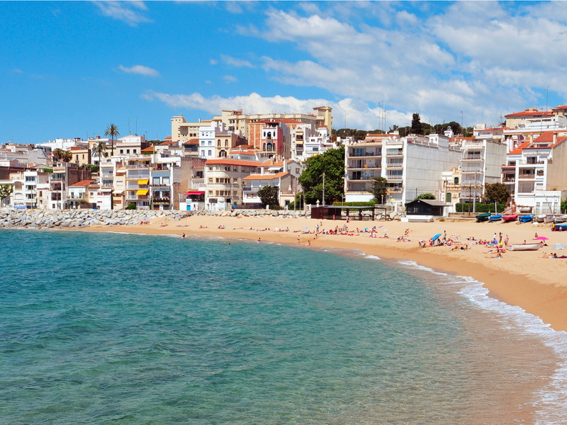 Seaside restaurants in Spain.